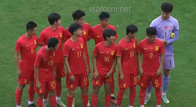 一帮老国足与18岁王钰栋：潜力与经验的碰撞